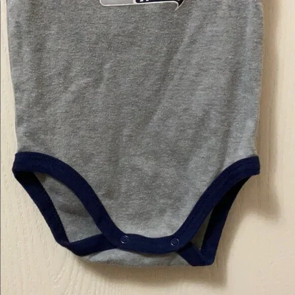 Seattle  Daddy’s Rookie - Picture 3 of 5